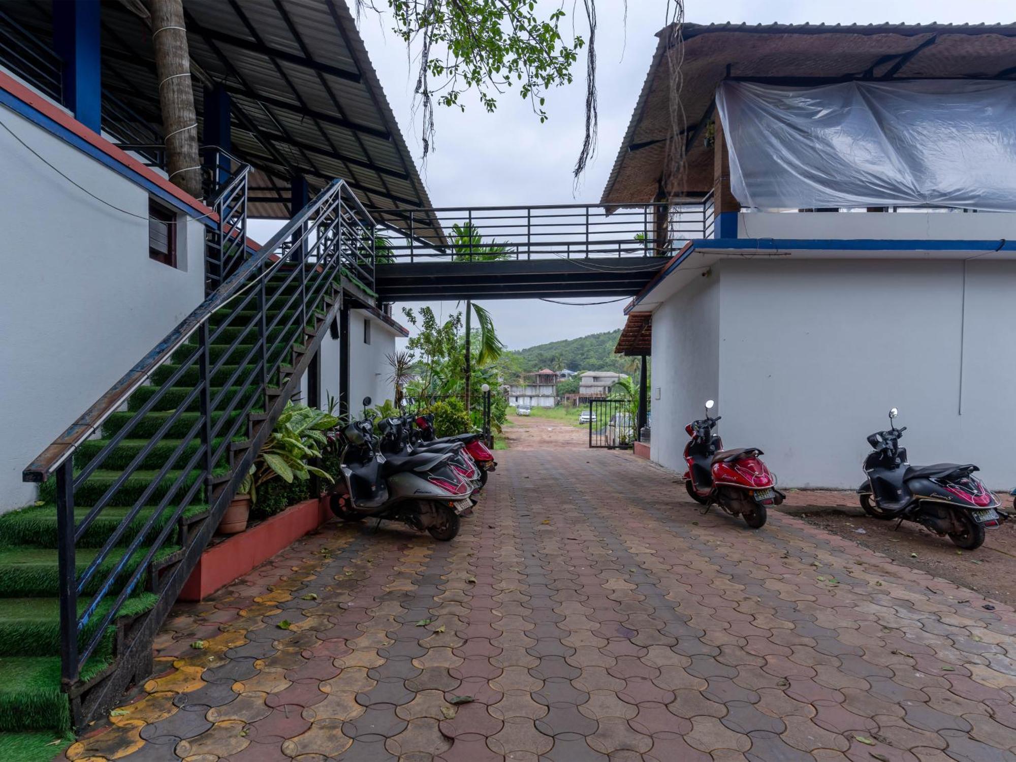 Madpackers Goa Anjuna - Bar Exteriér fotografie