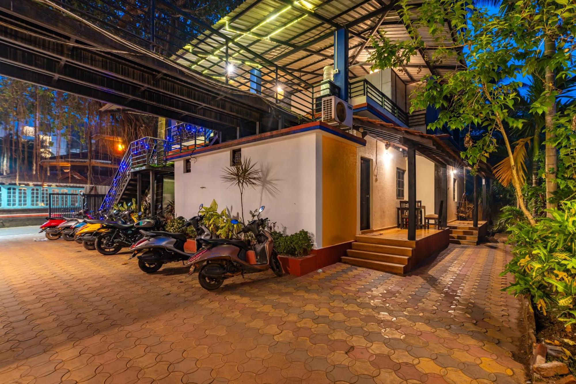 Madpackers Goa Anjuna - Bar Exteriér fotografie
